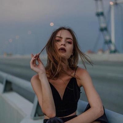 45ux@Laura